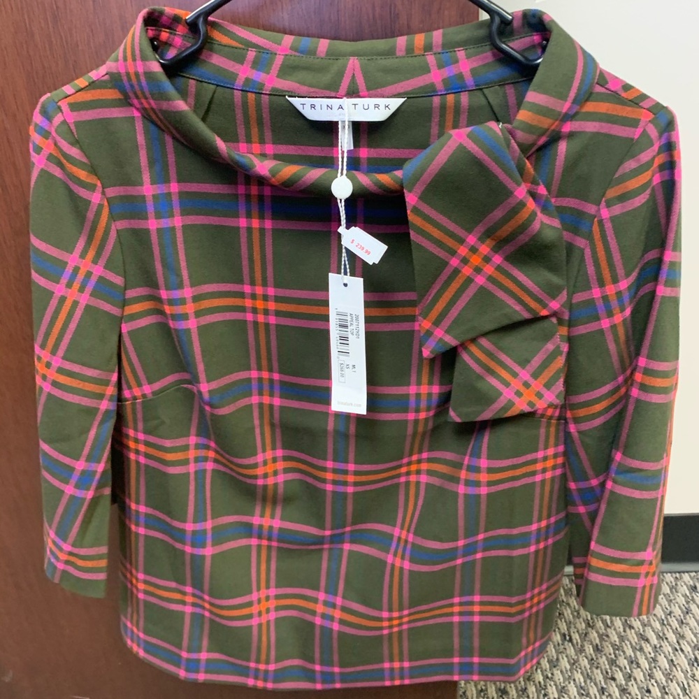 Beautiful Trina Turk Appeal Top!